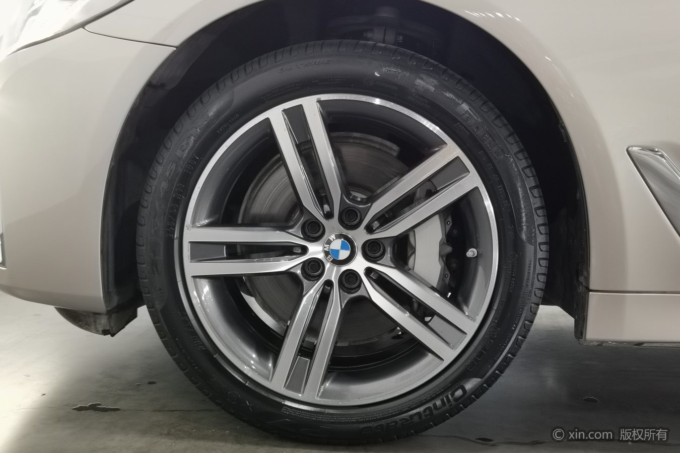 BMW 5 Series 2023 صورة سيارة #7