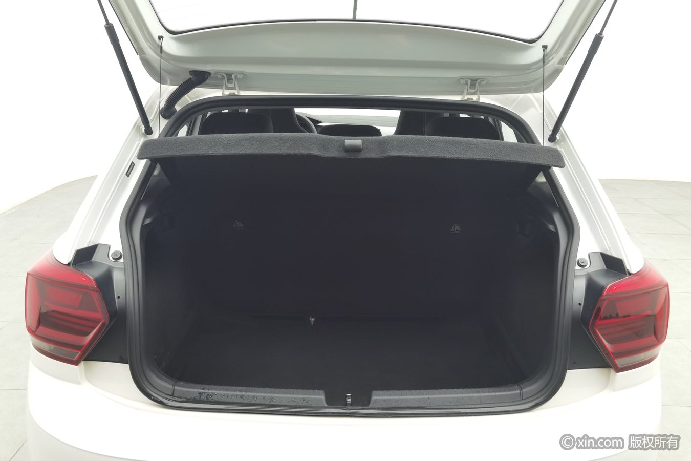 Volkswagen Polo 2022 car image #17