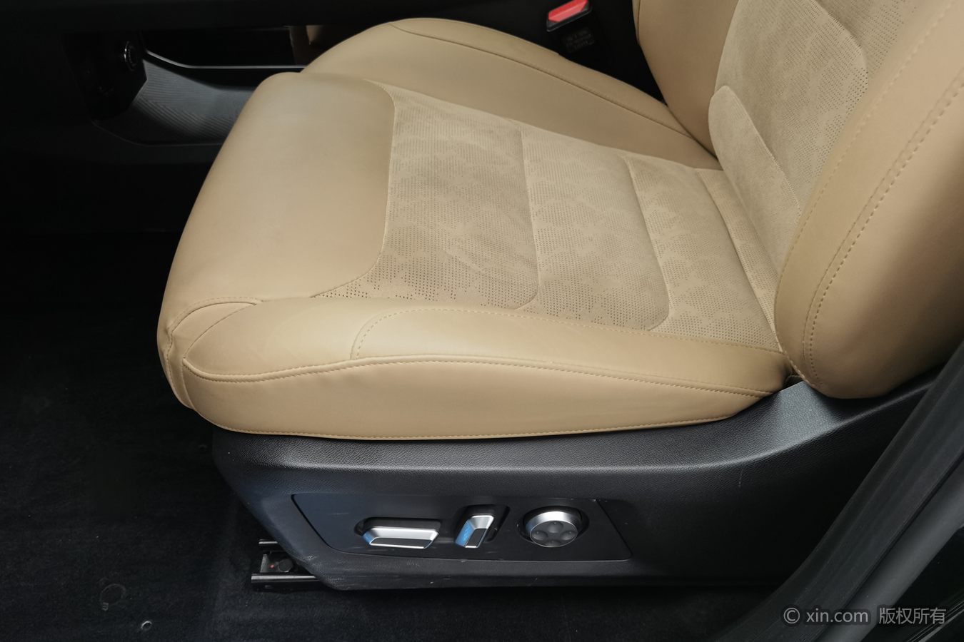 Jetour Traveller 2023 car image #21