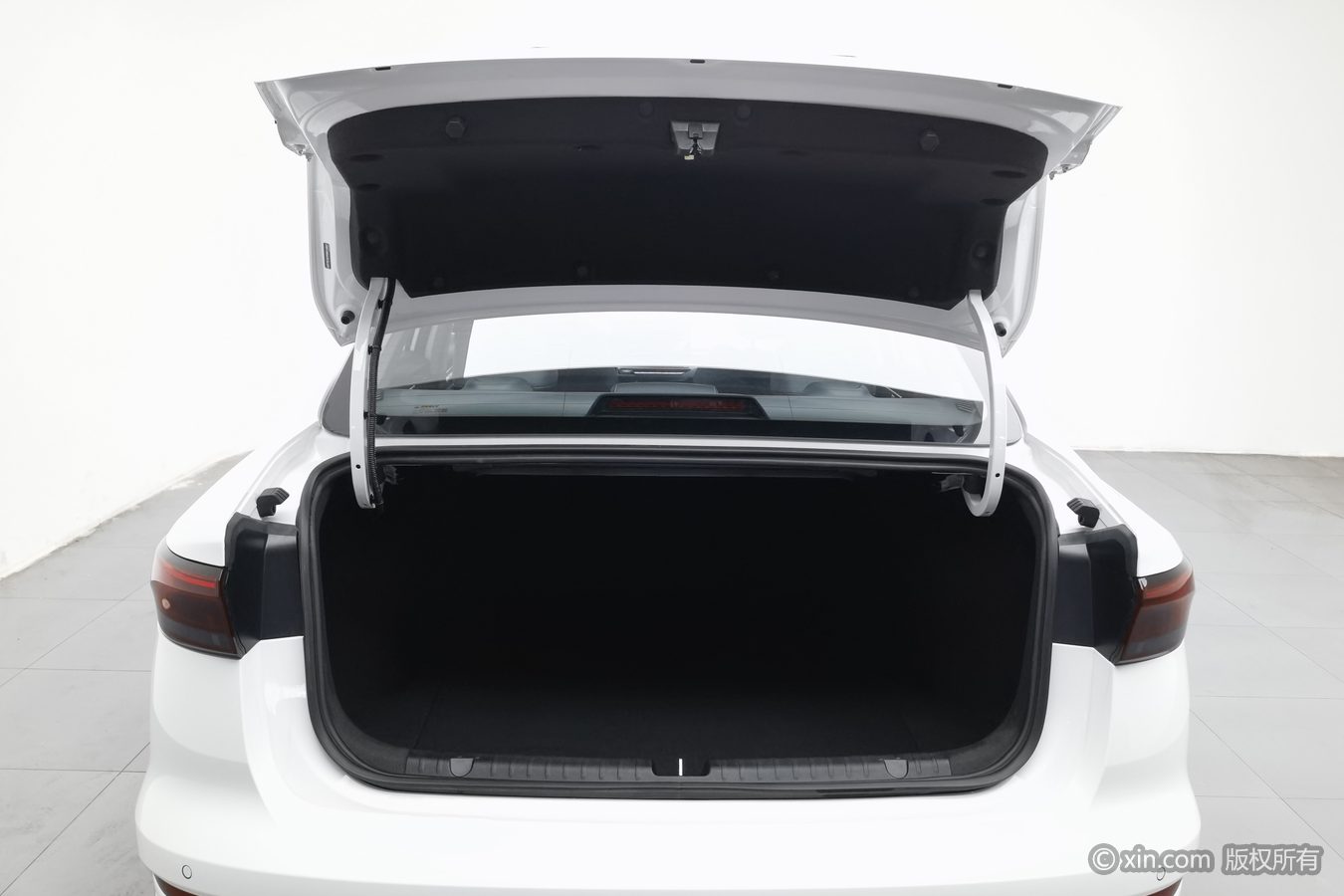 GEELY Emgrand 2025 #17 GEELY Emgrand 2025 car image #17