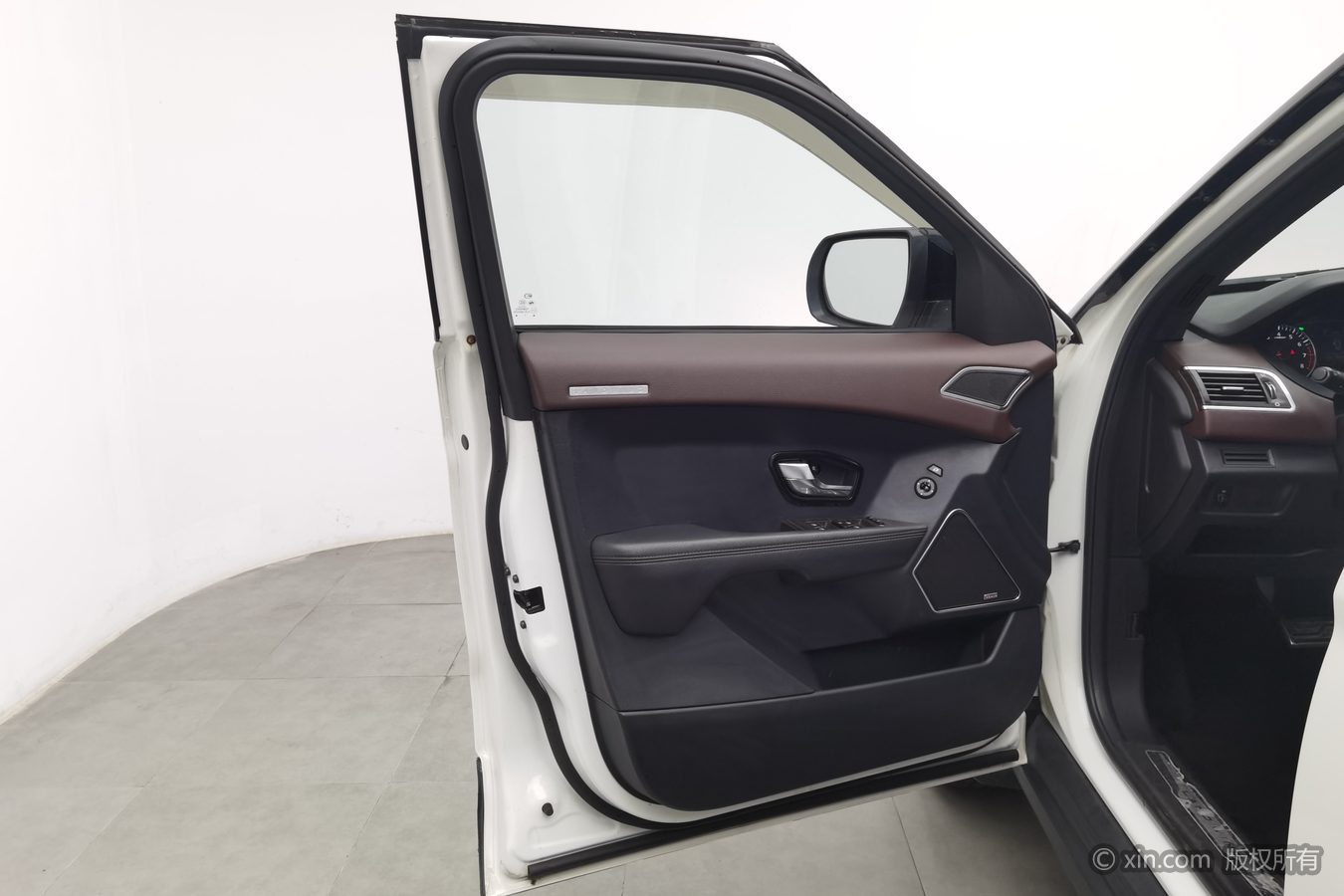 2016 #8 2016 car image #8