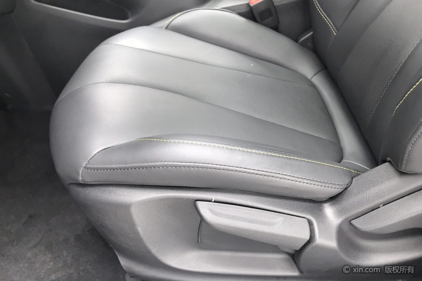 Roewe i5 2023 #21 Roewe i5 2023 car image #21