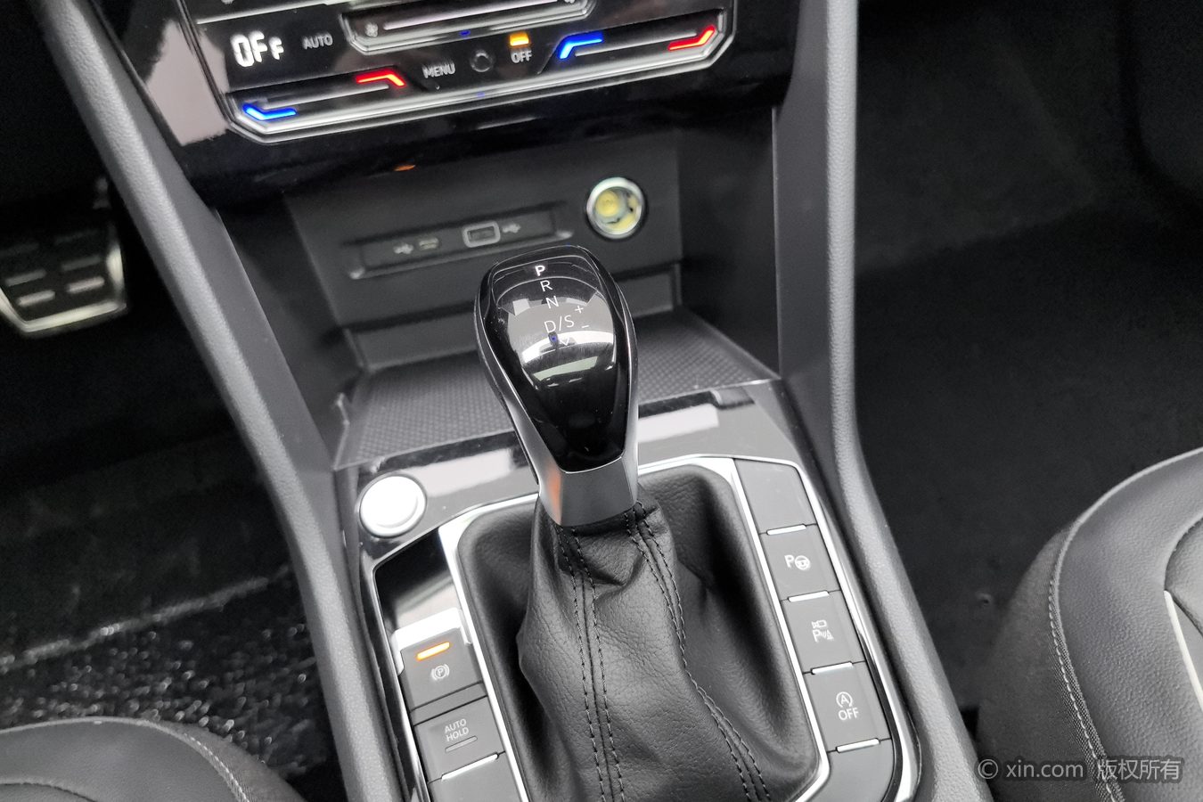 Volkswagen Tiguan L 2024 car image #14