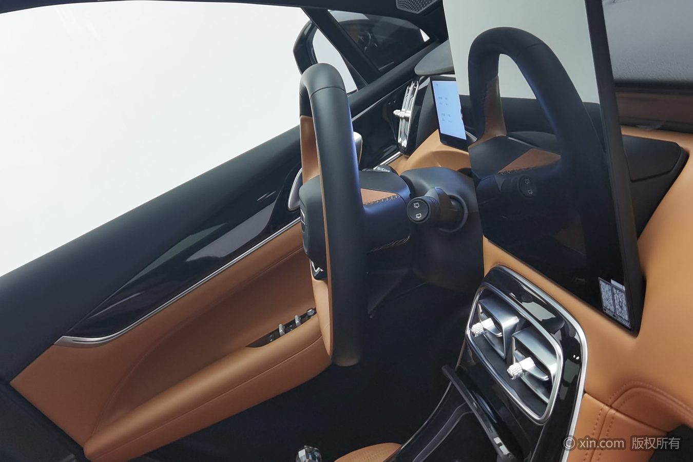 GEELY Boyue L 2025 car image #23