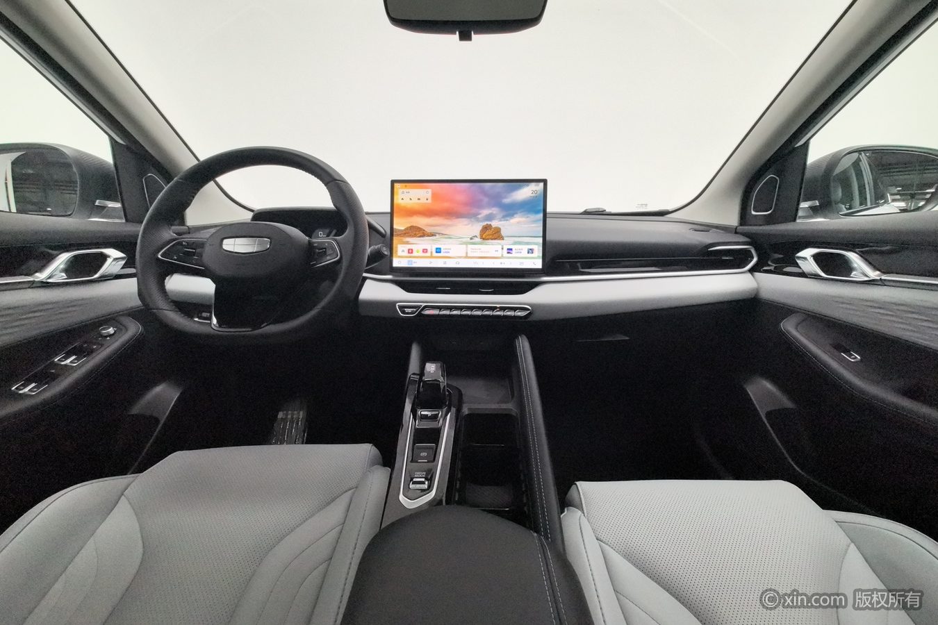 GEELY Coolray 2025 #12 GEELY Coolray 2025 car image #12