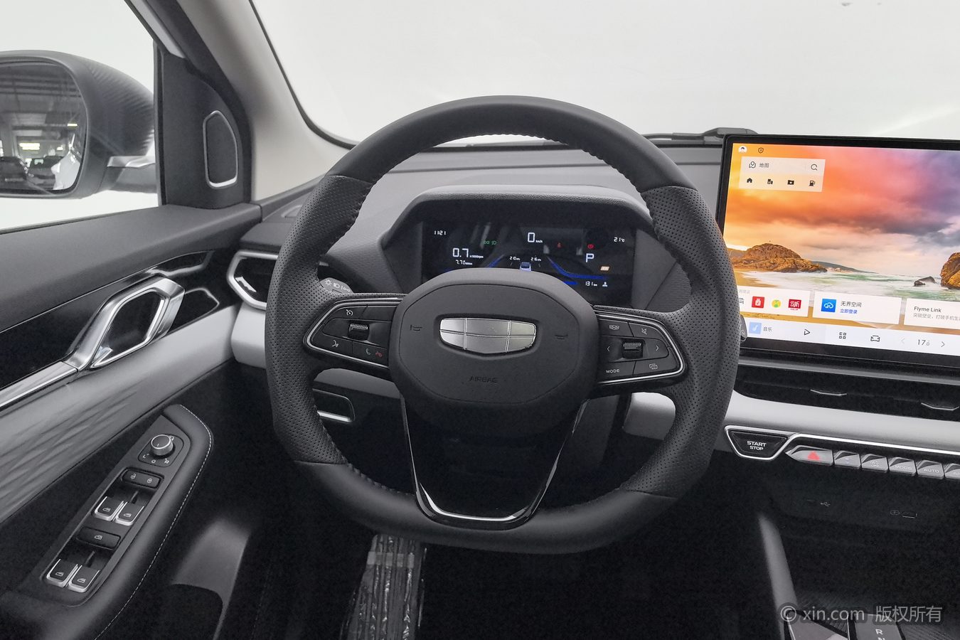 GEELY Coolray 2025 #11 GEELY Coolray 2025 car image #11