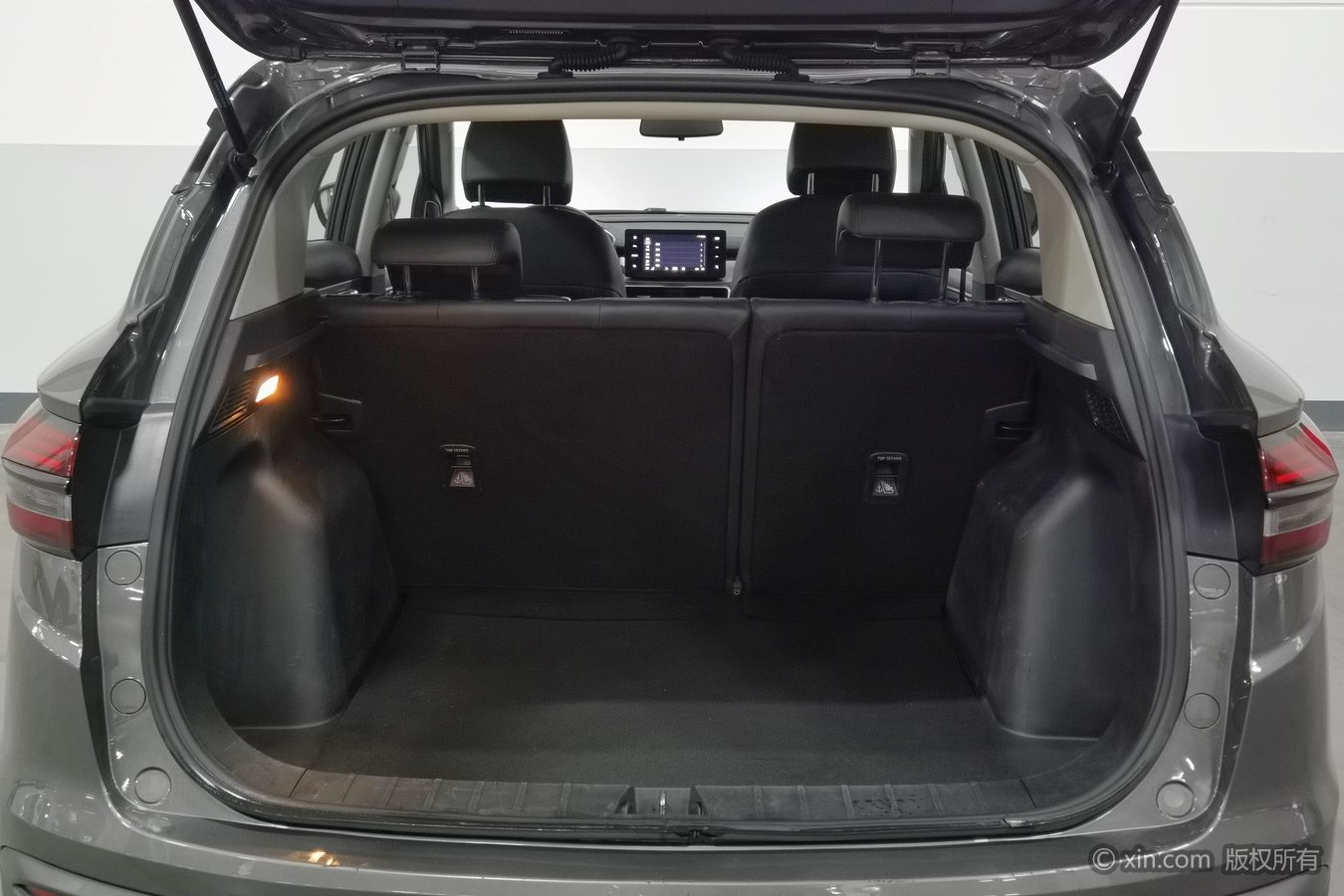 GEELY Coolray 2024 car image #17