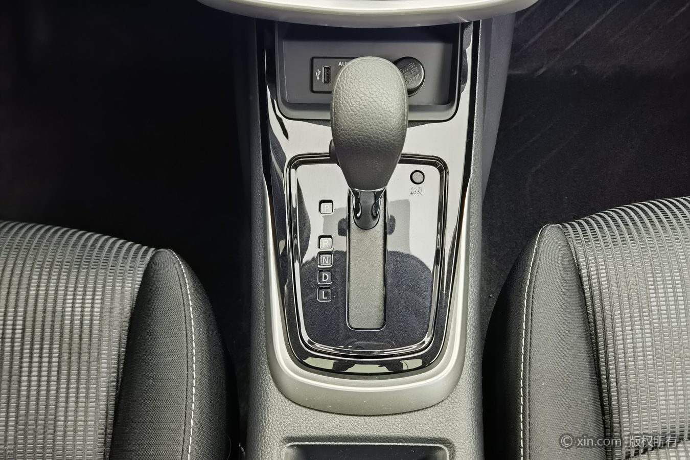 Nissan TIIDA 2023 #14 Nissan TIIDA 2023 immagine di auto #14