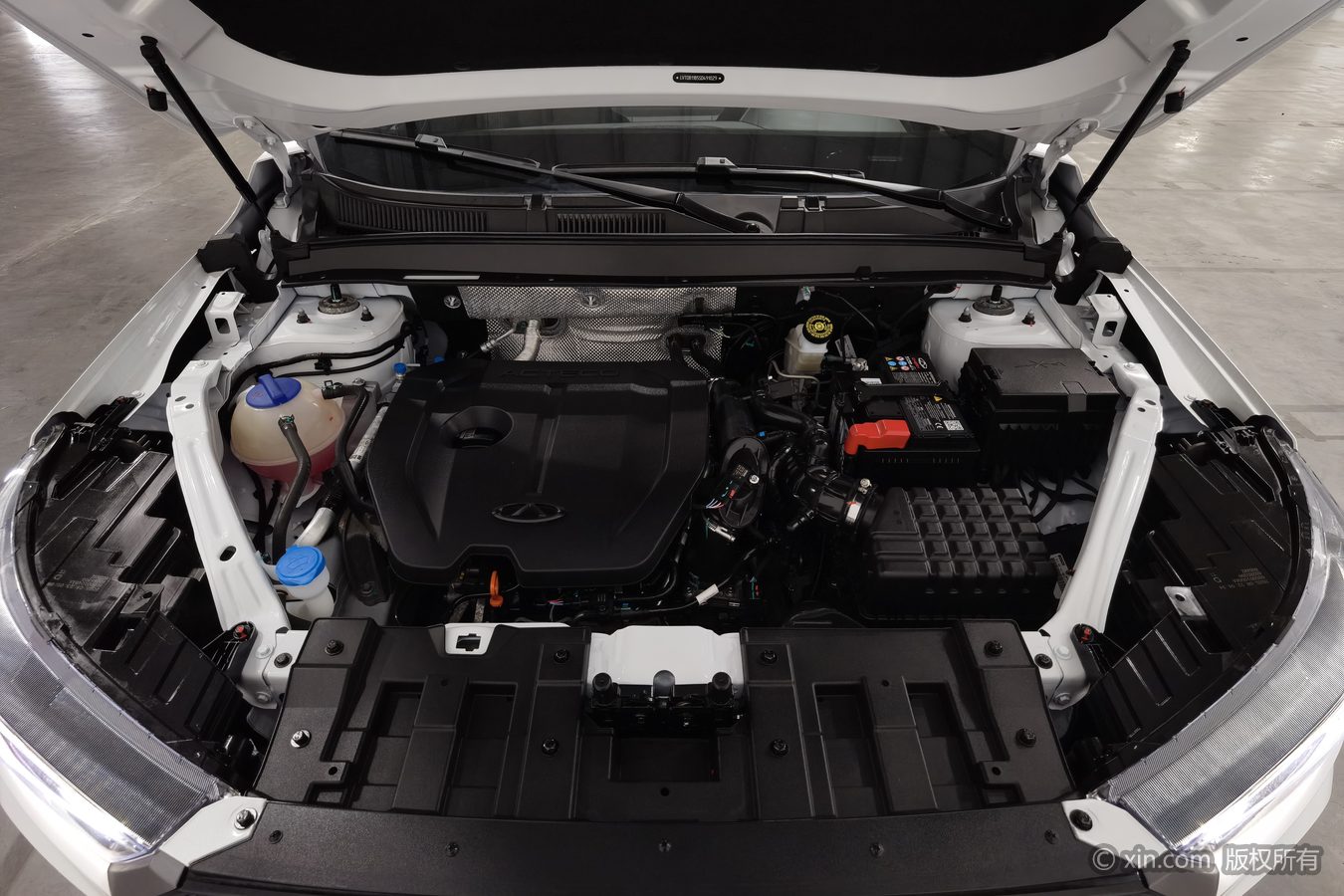 Chery Tiggo 8 2025 car image #18