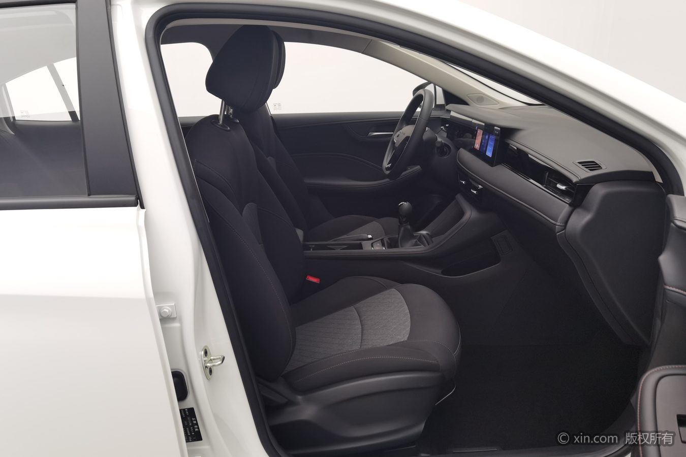 Roewe i5 2024 car image #24