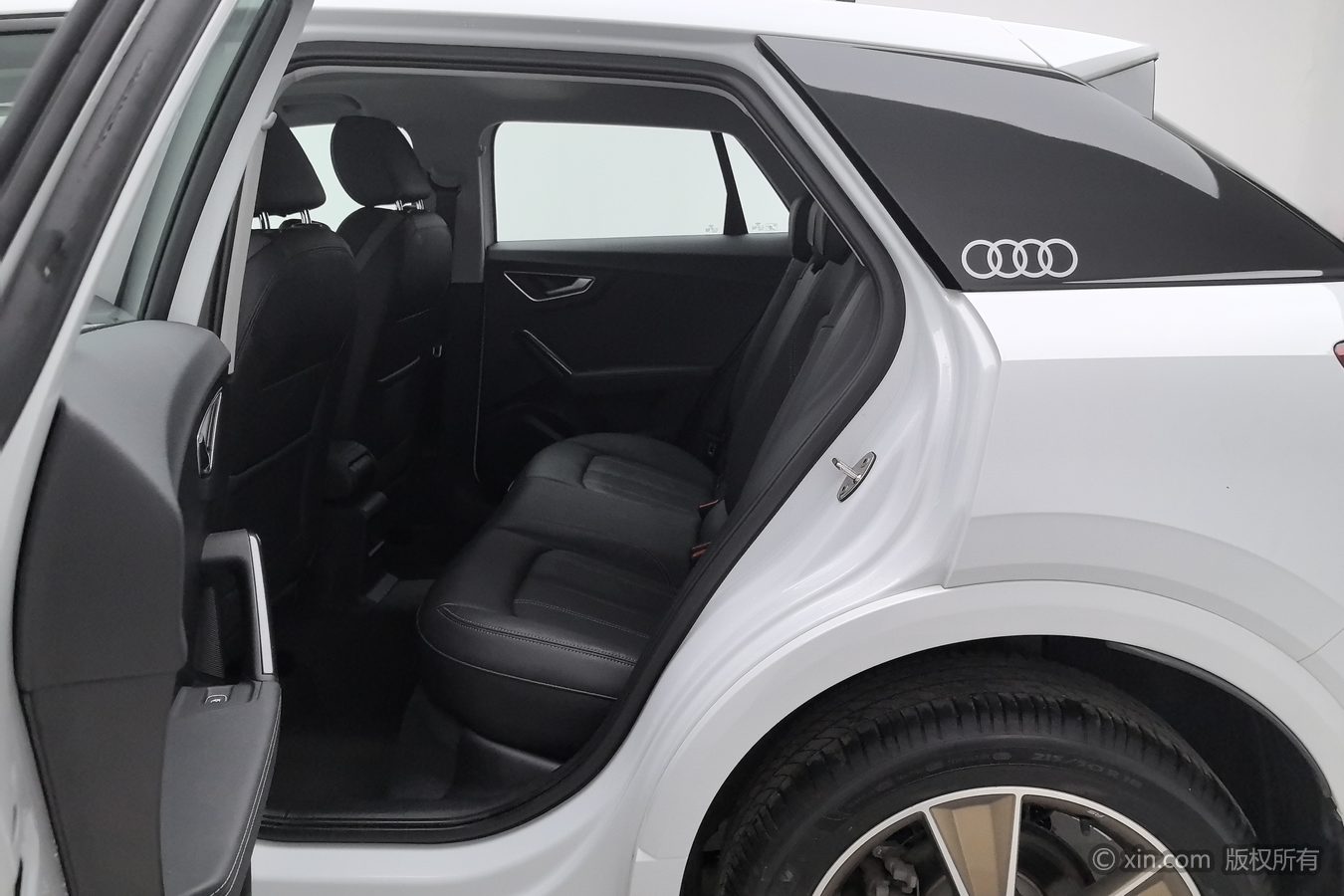 Audi Q2L 2023 #16 Audi Q2L 2023 car image #16