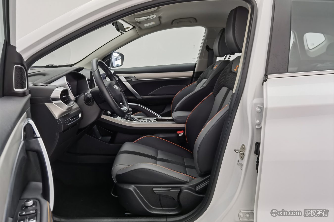 GEELY Coolray 2023 car image #10