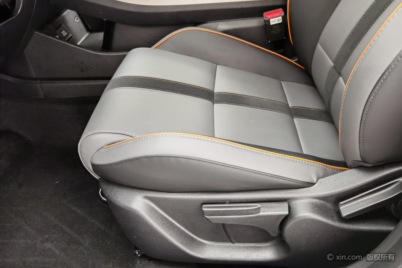 GEELY Coolray 2023 car image #21
