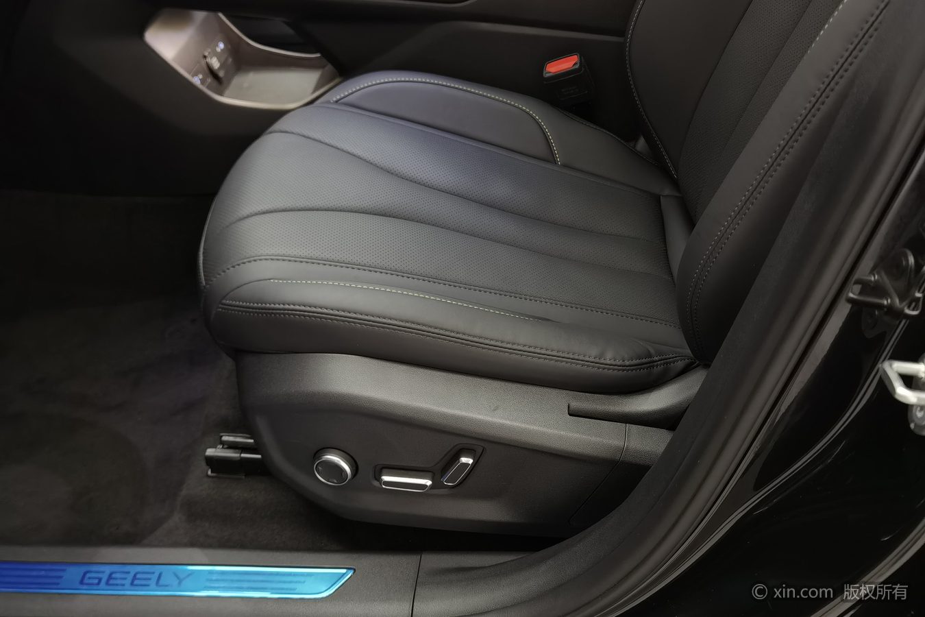 GEELY Monjaro 2025 car image #21
