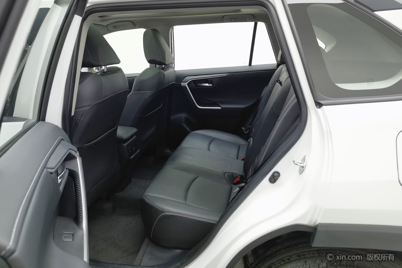 Toyota RAV4 2023 #16 Toyota RAV4 2023 car image #16