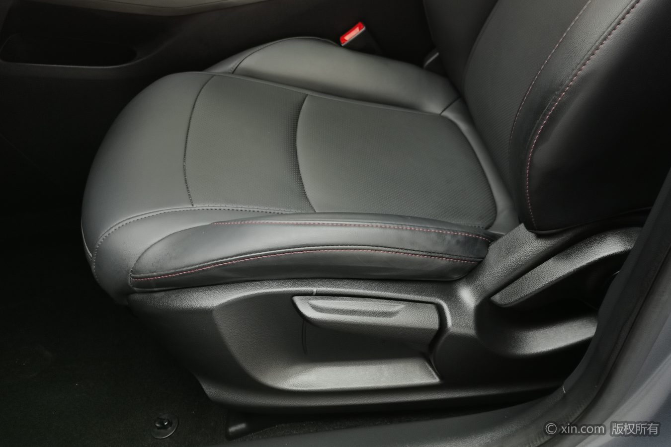 Roewe i5 2024 #21 Roewe i5 2024 car image #21
