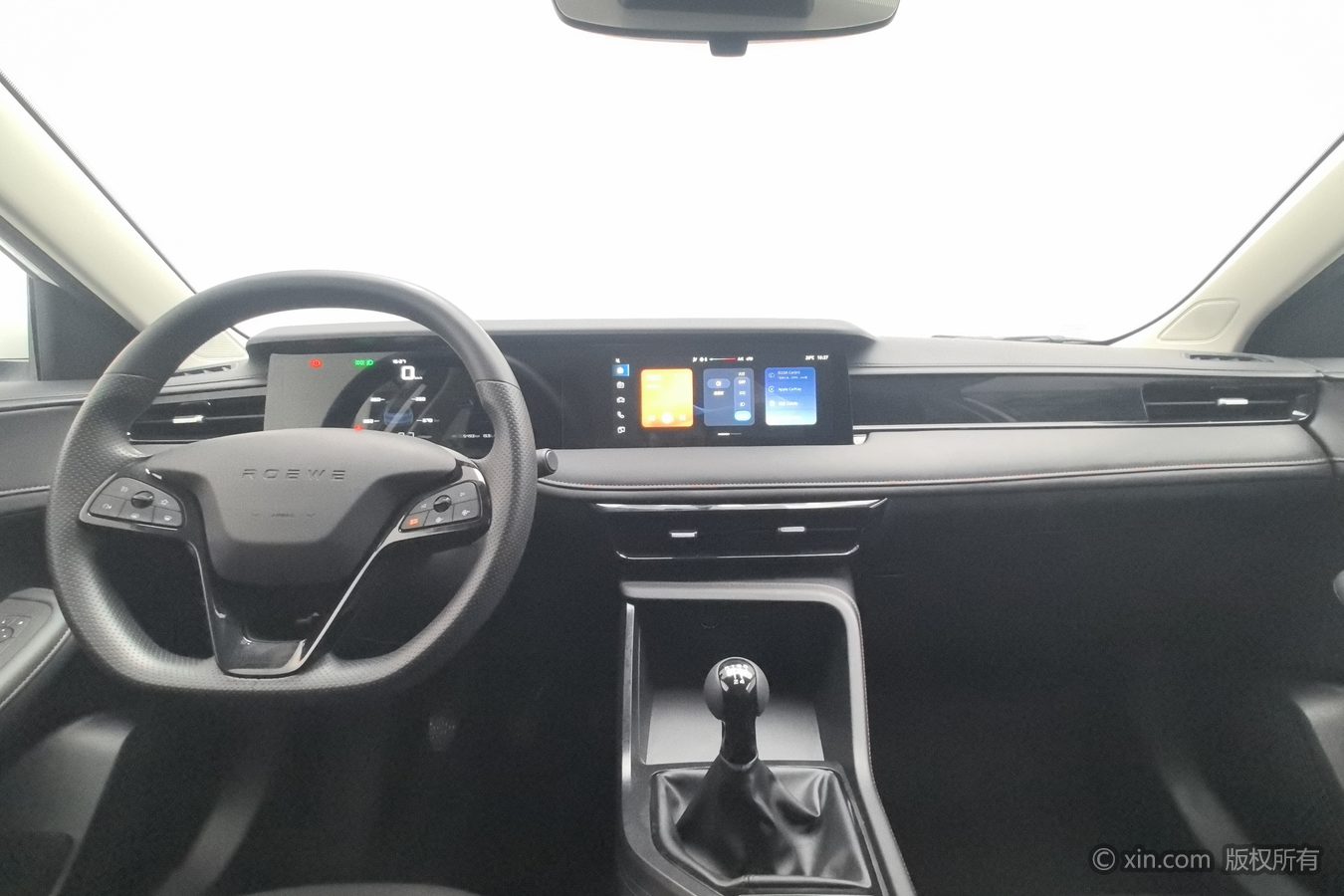 Roewe i5 2025 car image #12