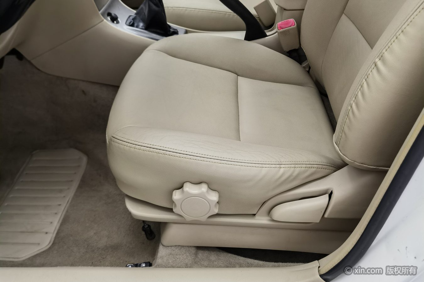 Toyota Corolla (Classic) 2014 #21 Toyota Corolla (Classic) 2014 car image #21