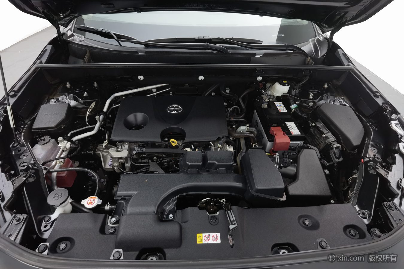 Toyota RAV4 2023 immagine di auto #18