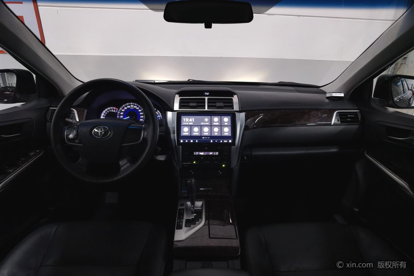 Toyota Camry 2016 car image #12