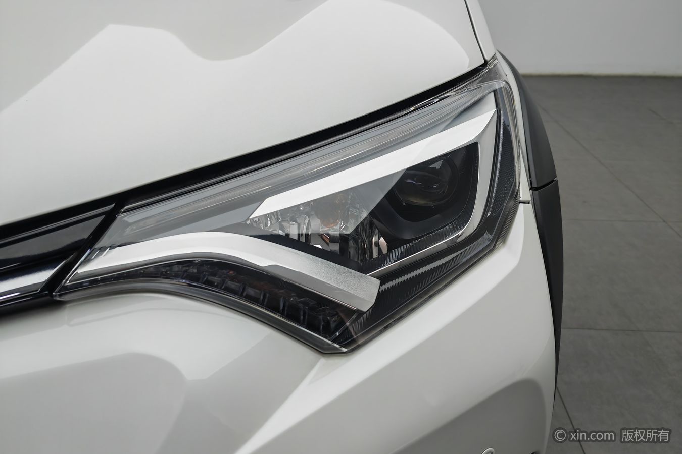 Toyota RAV4 2019 car image #6