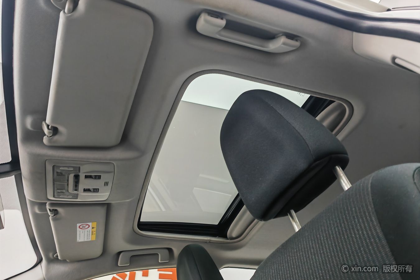Toyota RAV4 2019 car image #15