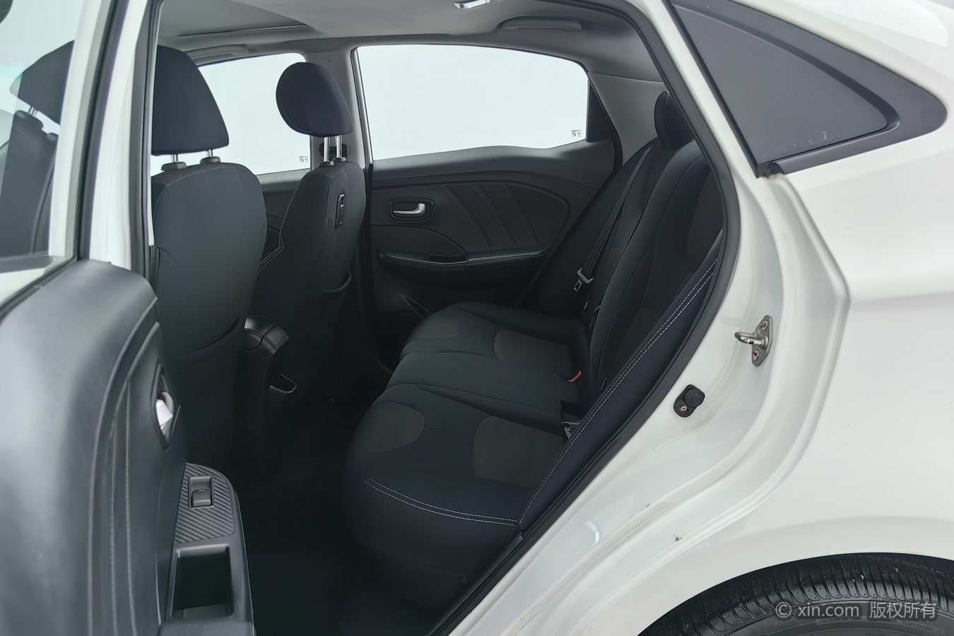 2016 #16 2016 car image #16