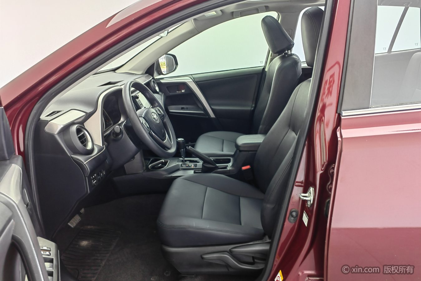 Toyota RAV4 2018 изображение автомобиля #10