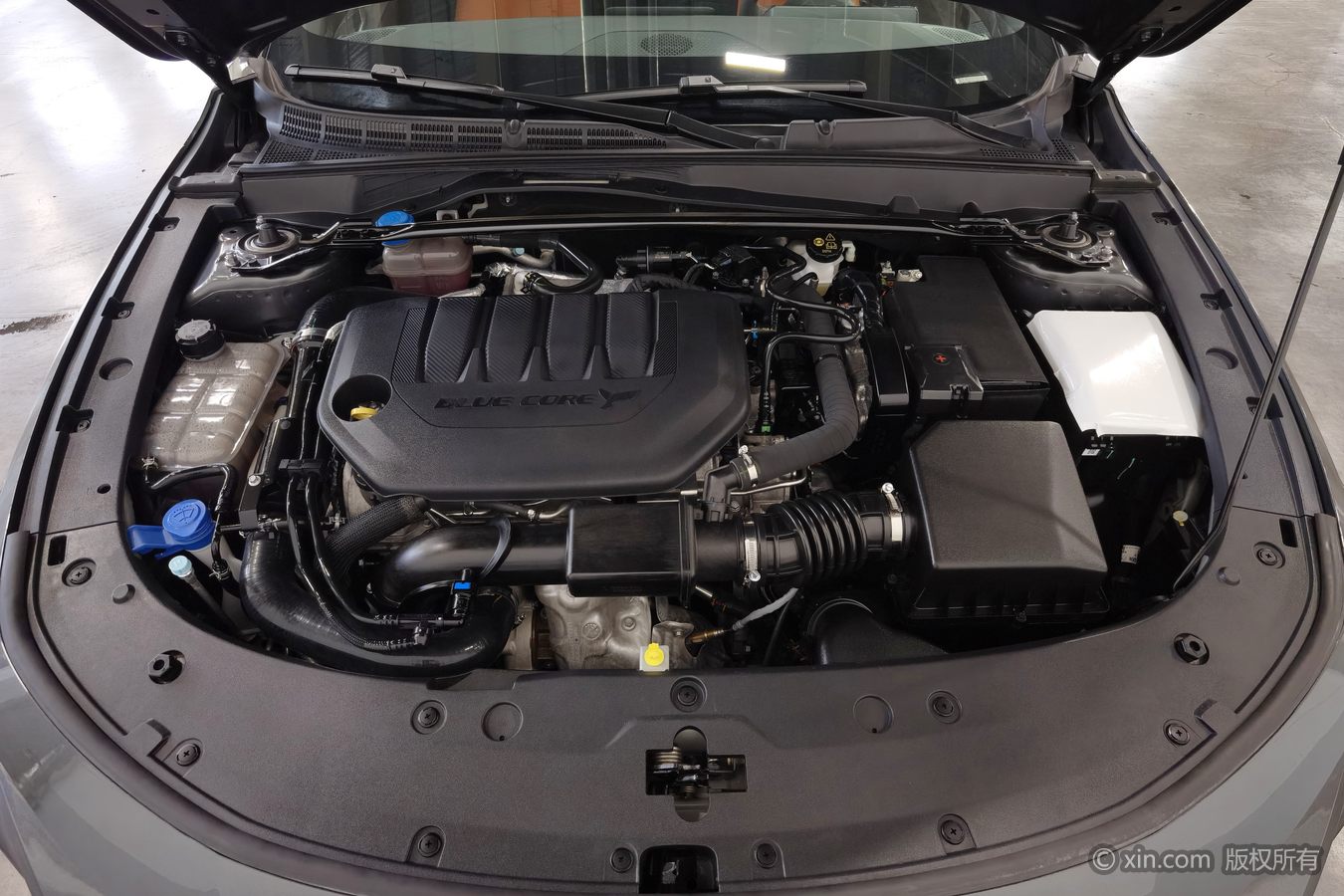 Changan UNI-V 2025 car image #18