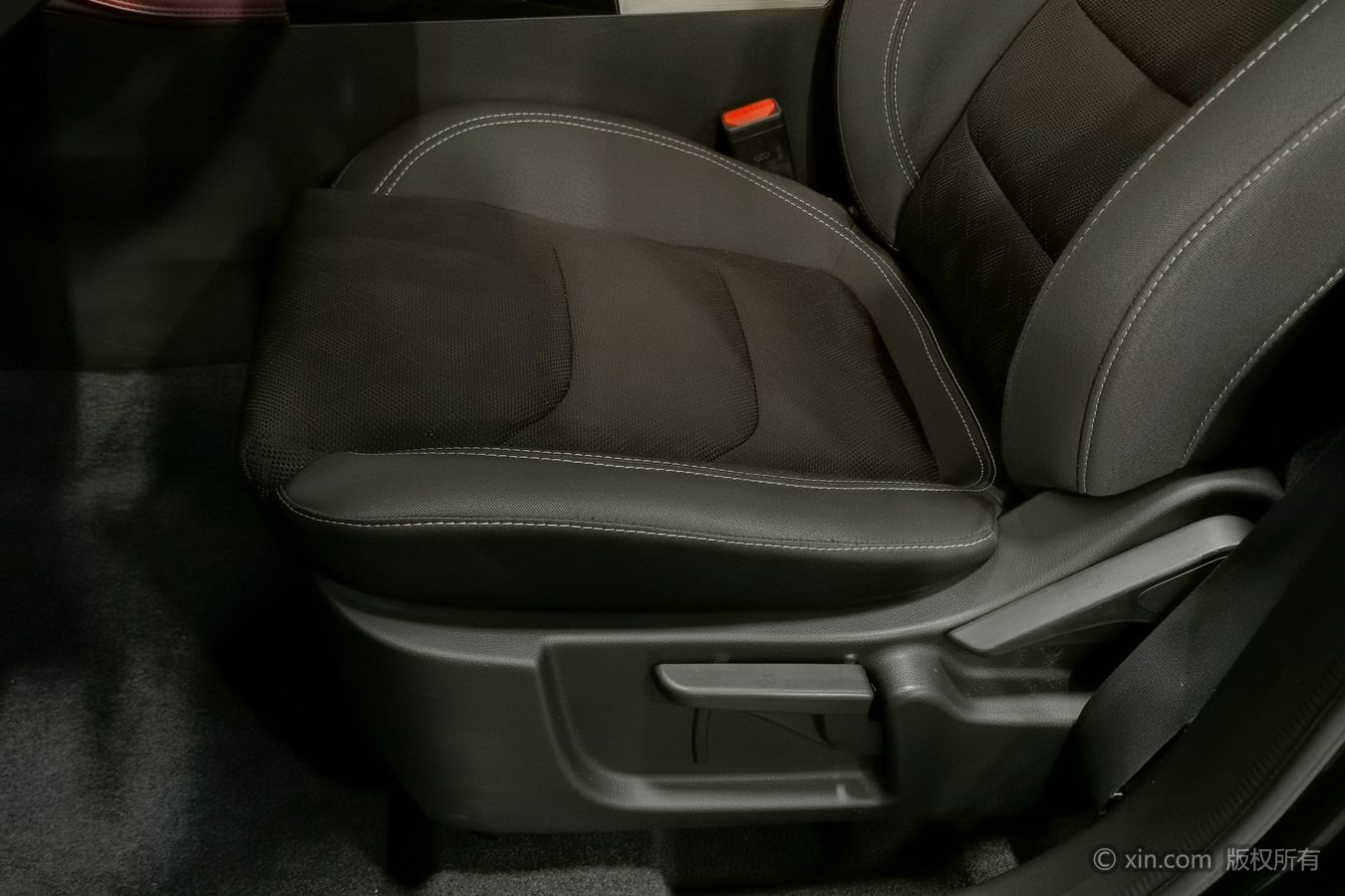 Jetour X70 2023 car image #21