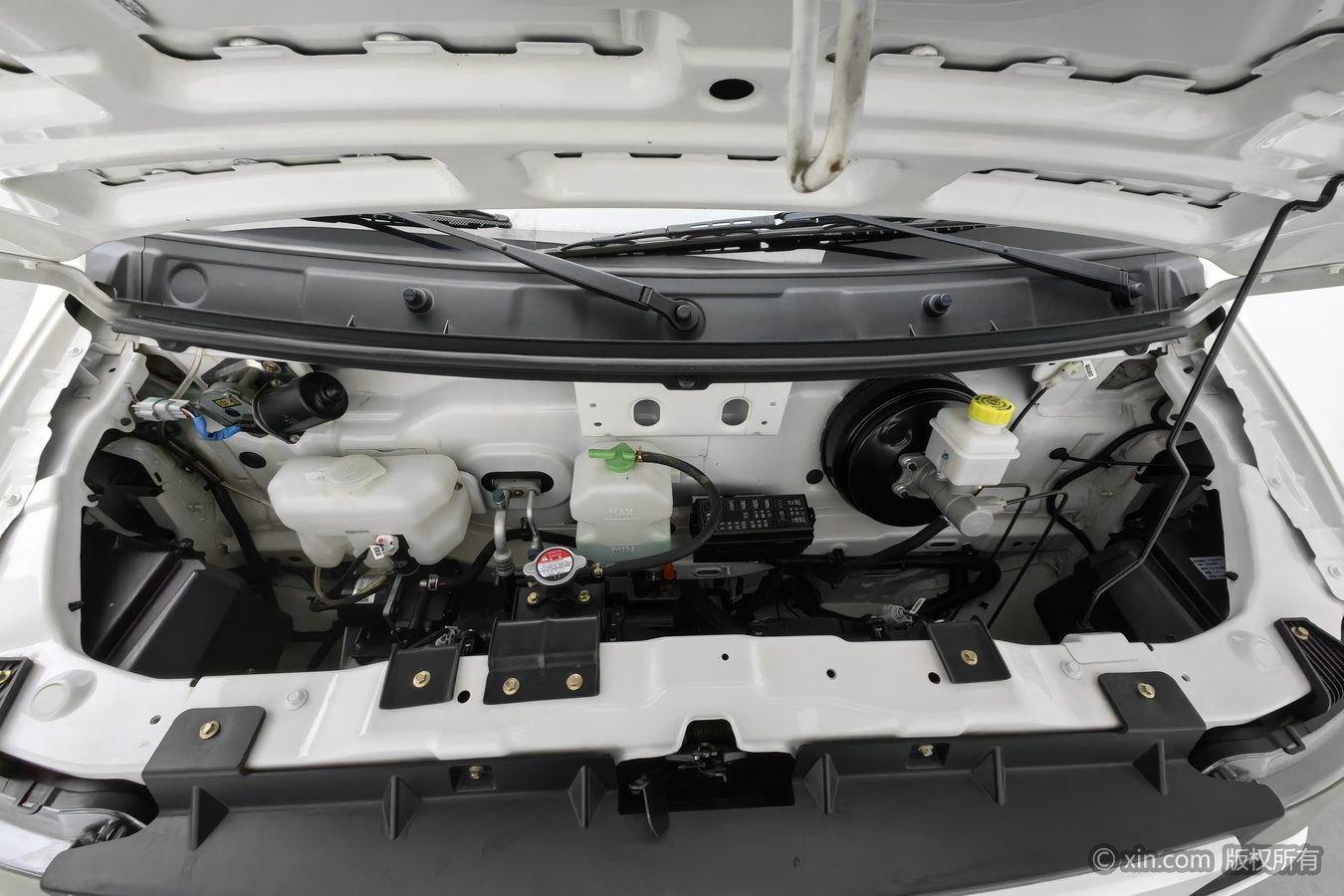 2025 car image #18