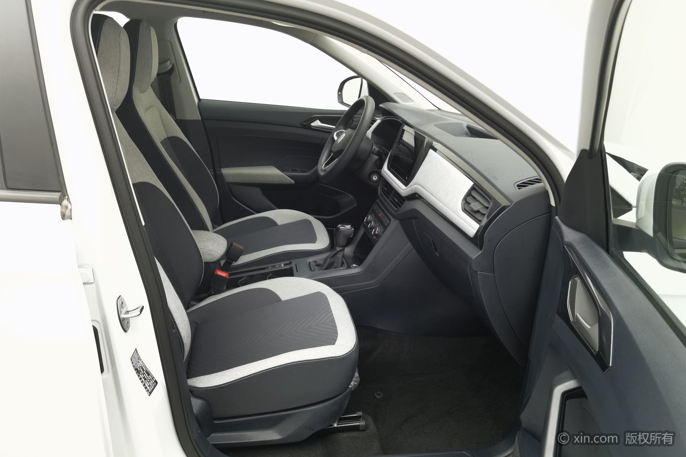 Volkswagen Tharu 2026 imagen de coche #24