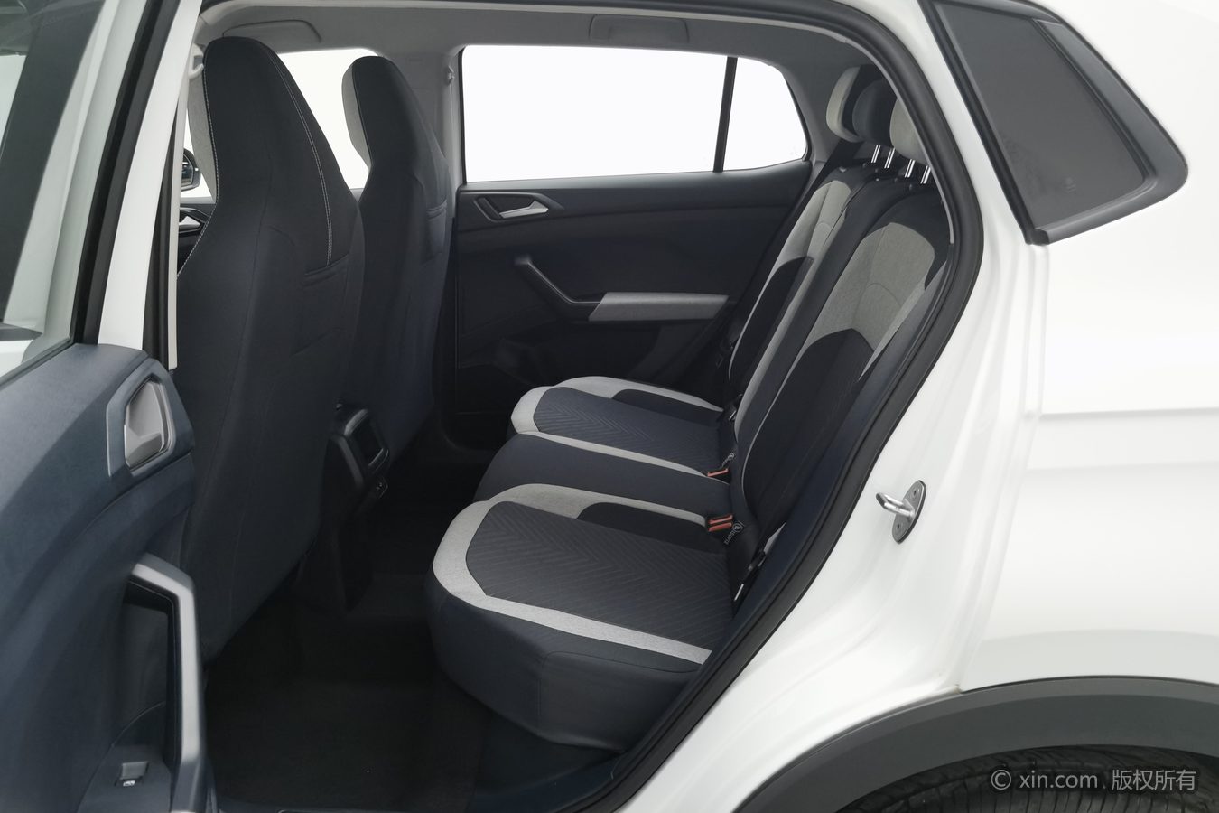 Volkswagen Tharu 2026 imagen de coche #16