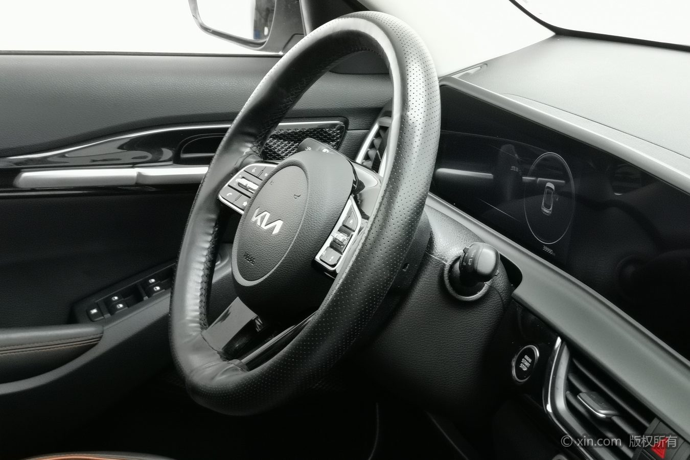 Kia Seltos 2023 car image #23