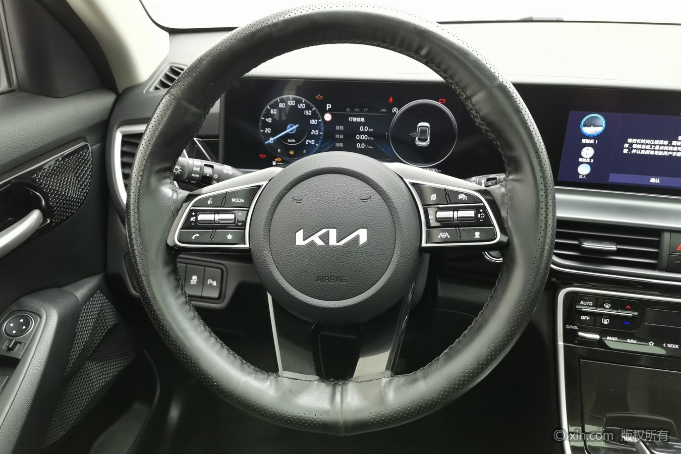 Kia Seltos 2023 car image #11