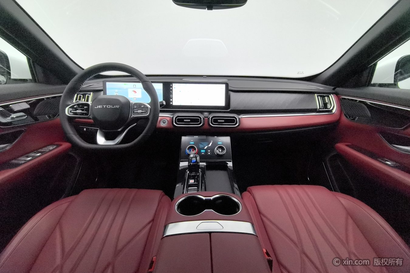 Jetour X70 PLUS 2024 car image #12