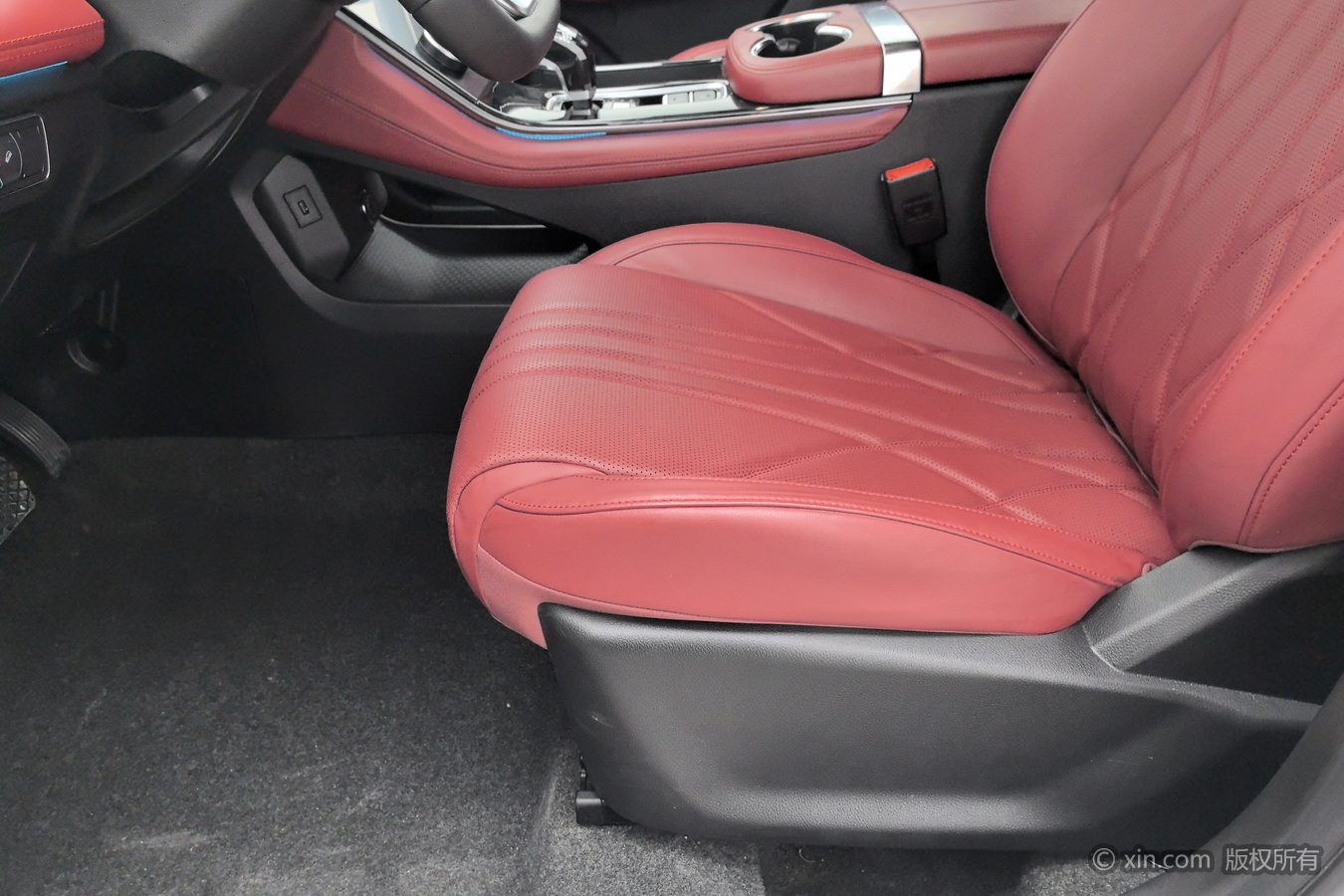 Jetour X70 PLUS 2024 car image #21