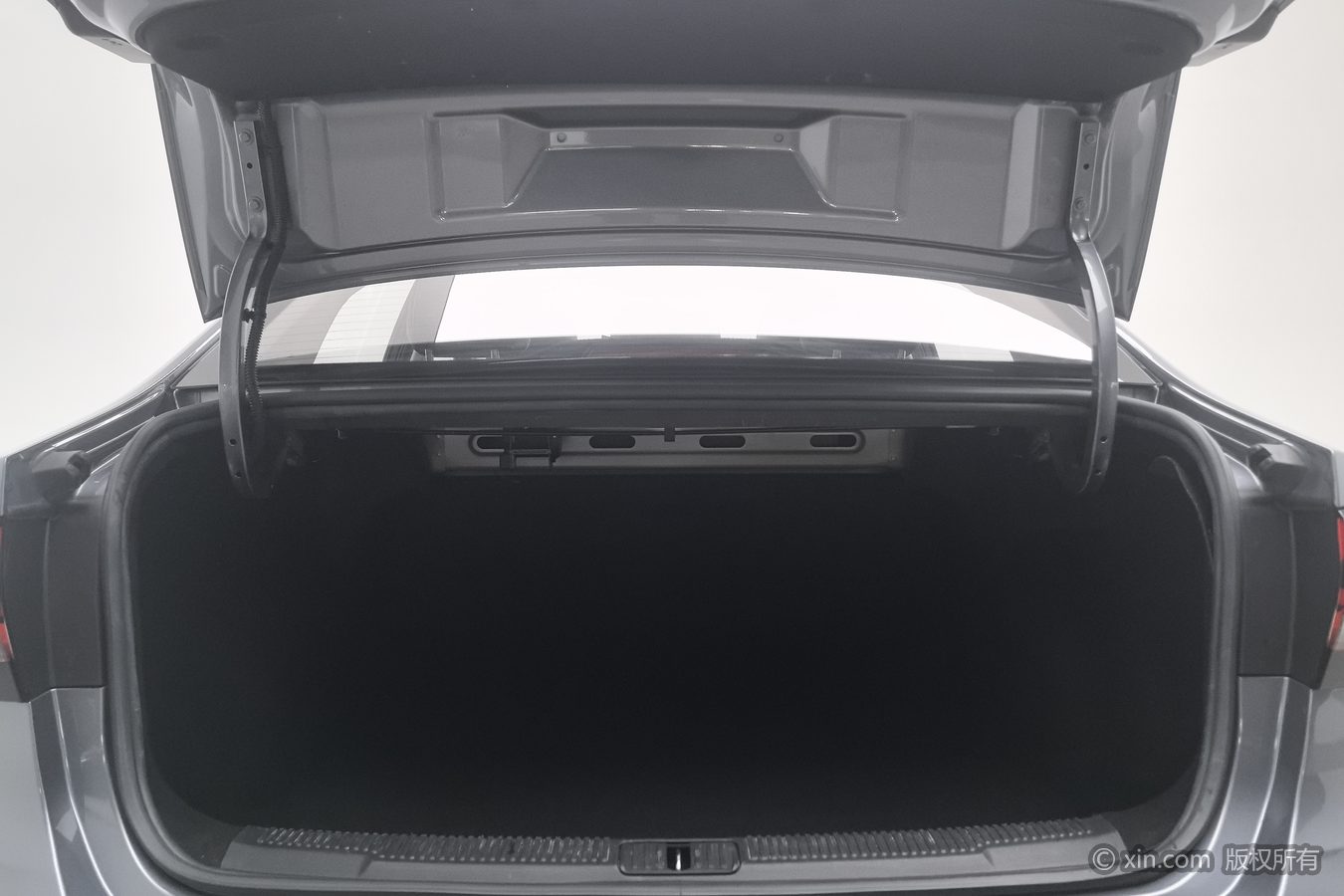 Roewe i5 2023 #17 Roewe i5 2023 car image #17
