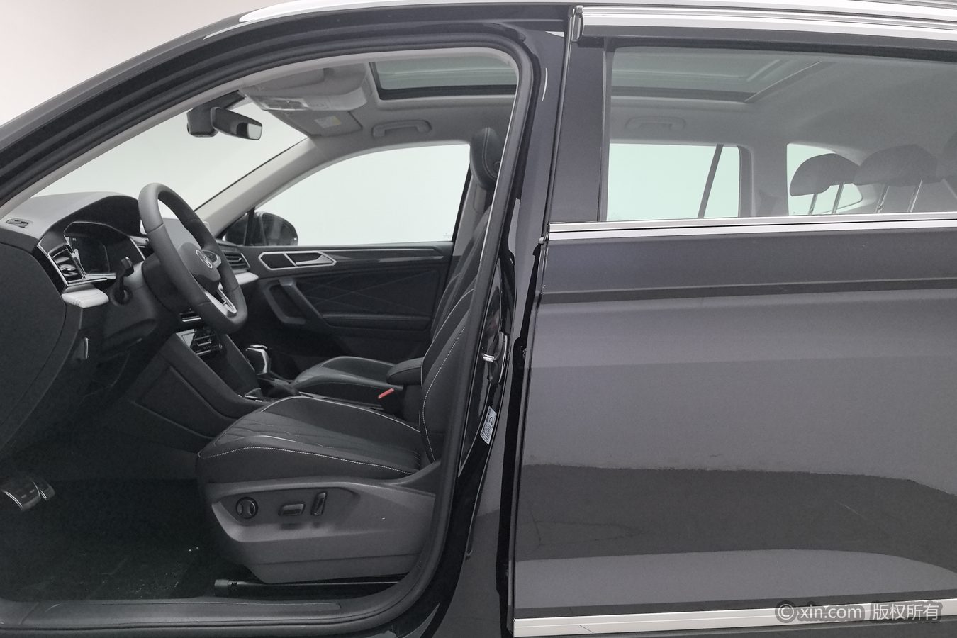 Volkswagen Tiguan L 2024 car image #10