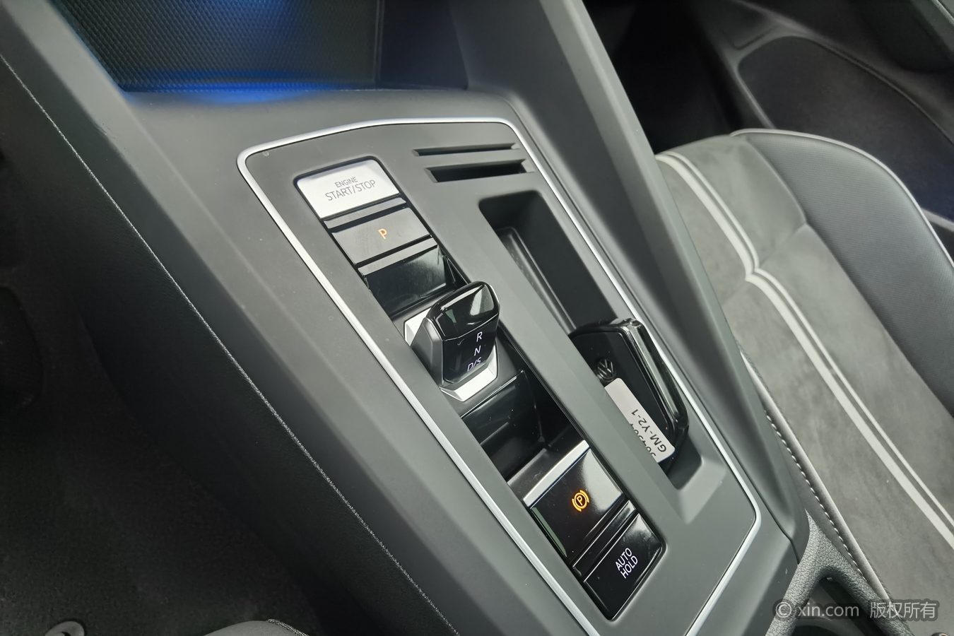 Volkswagen Golf 2024 car image #14
