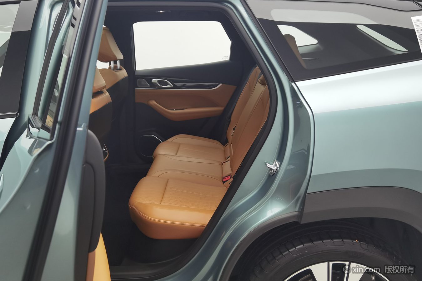 GEELY Boyue L 2025 car image #16