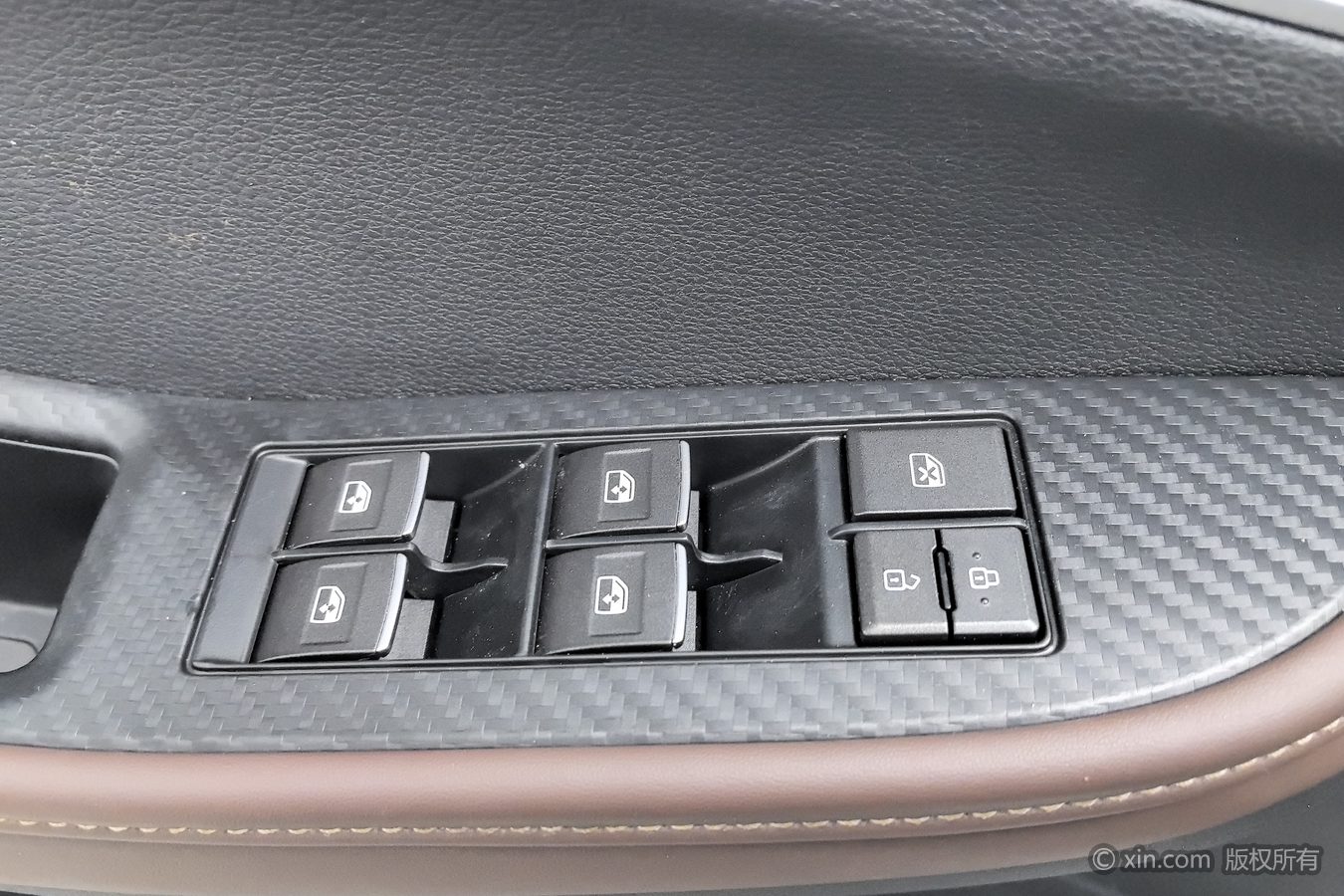 Forthing T5 2024 #9 Forthing T5 2024 изображение автомобиля #9