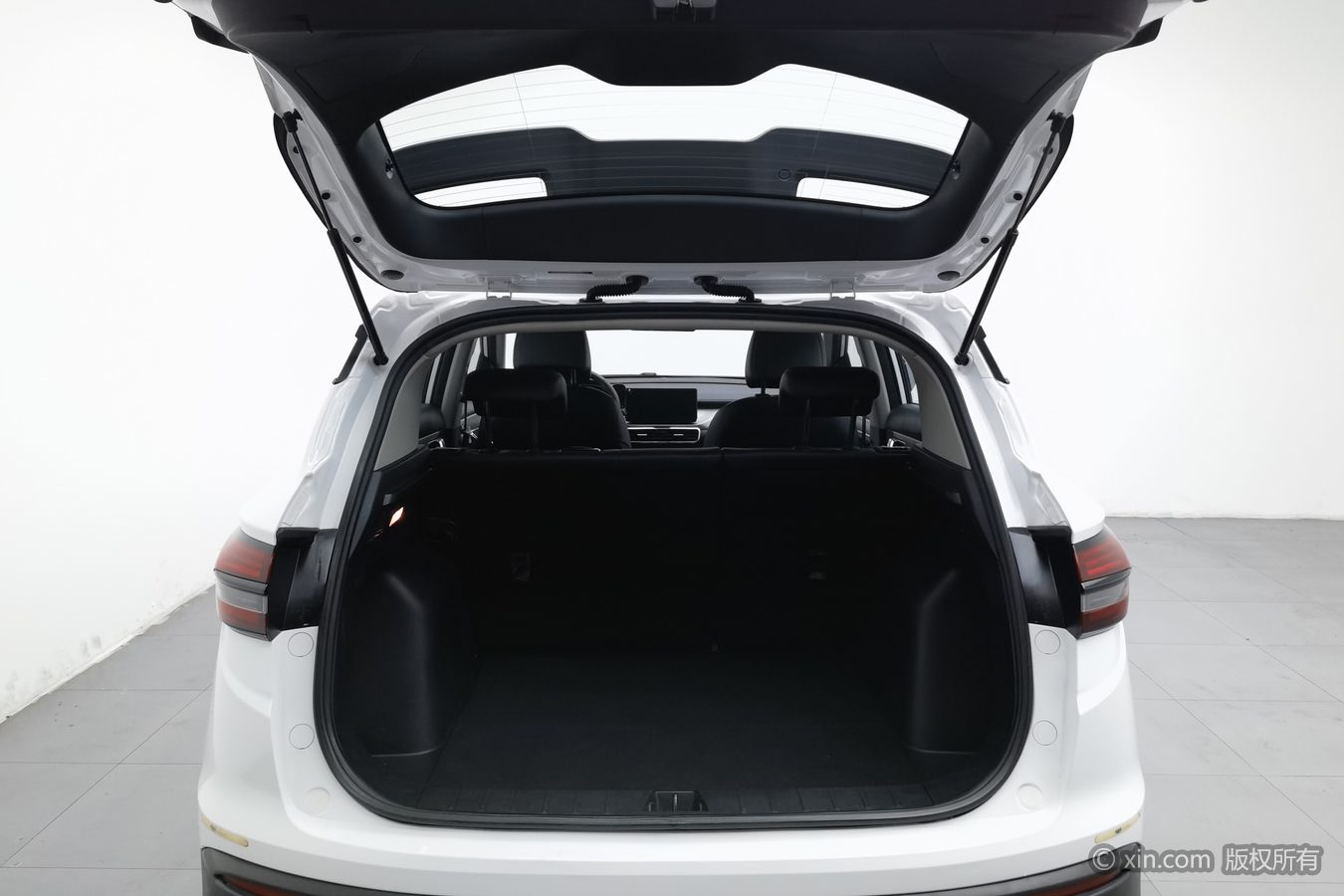 GEELY Coolray 2024 #17 GEELY Coolray 2024 car image #17