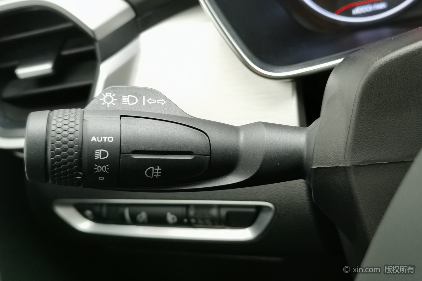 GEELY Coolray 2024 #22 GEELY Coolray 2024 car image #22