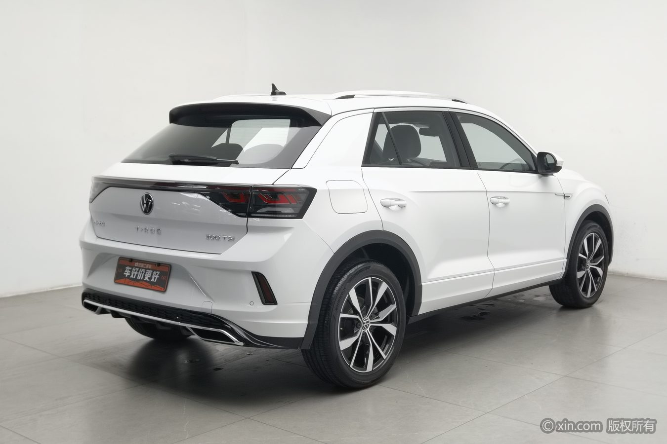 Volkswagen T-Roc 2023 car image #3