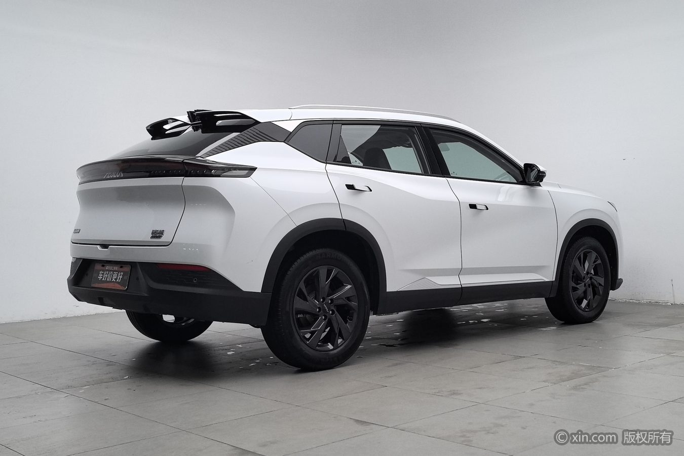 2025 car image #3