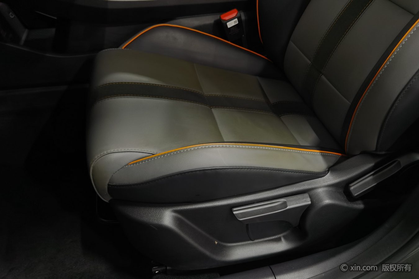 GEELY Coolray 2024 car image #21