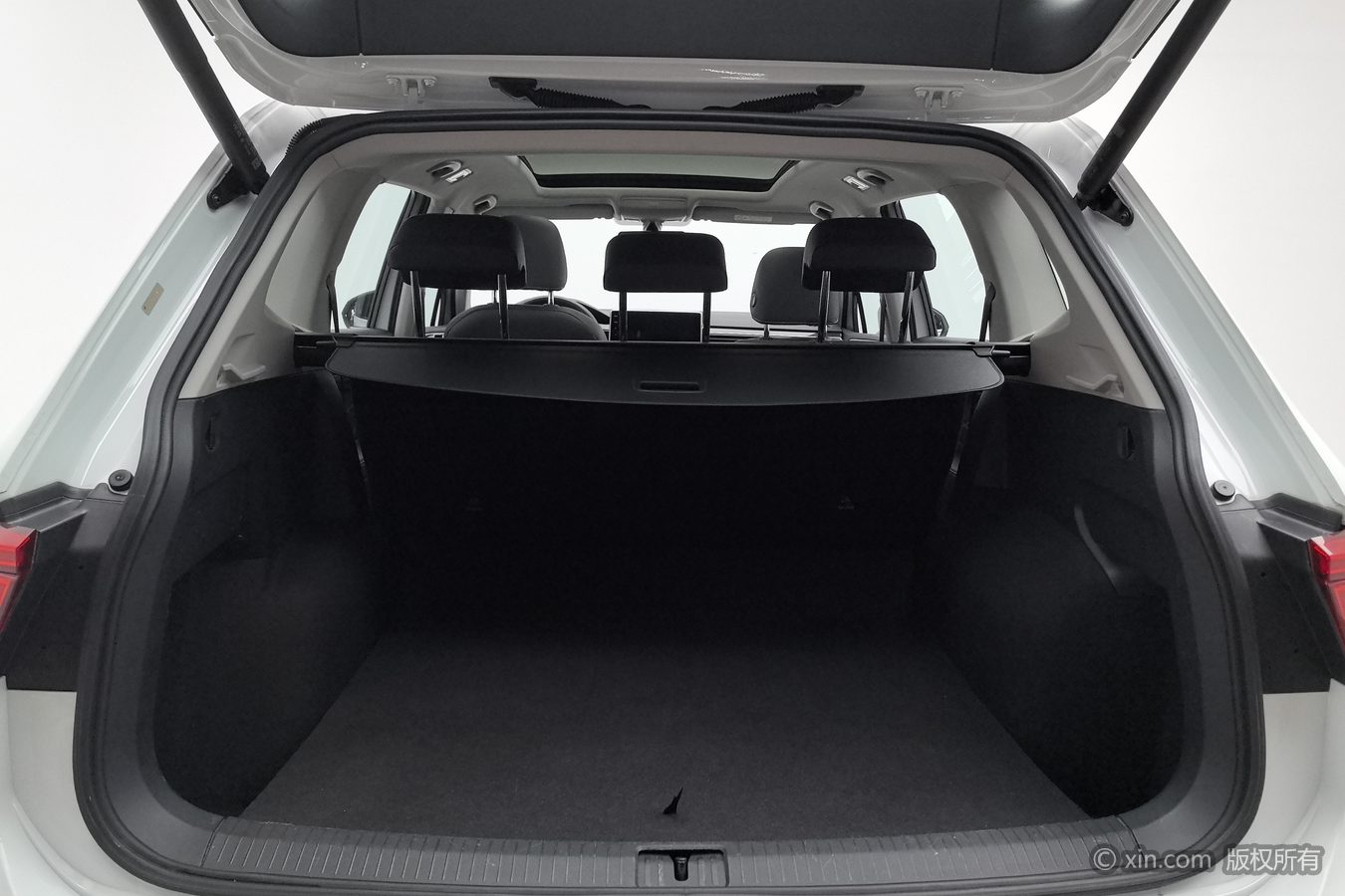 Volkswagen Tiguan L 2024 #17 Volkswagen Tiguan L 2024 car image #17