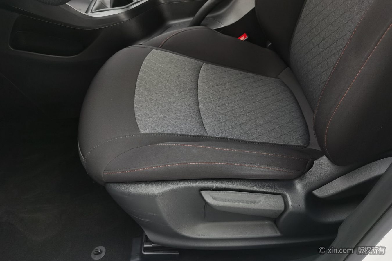 Roewe i5 2025 car image #21