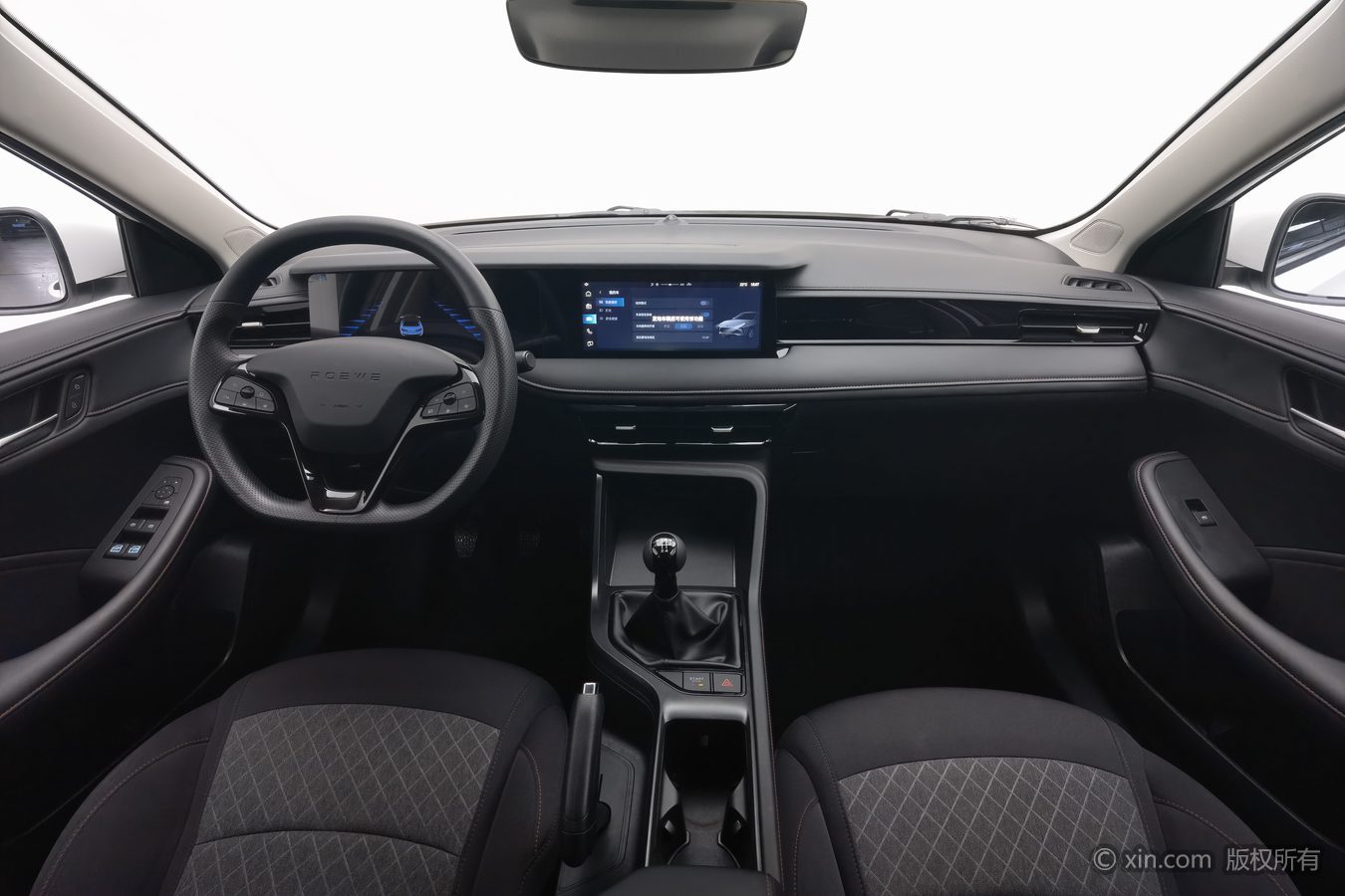 Roewe i5 2025 car image #12